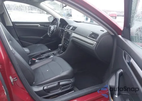 2016 Volkswagen Passat 1.8T Se из США, поврежденный, VIN 1VWBT7A30GC062571